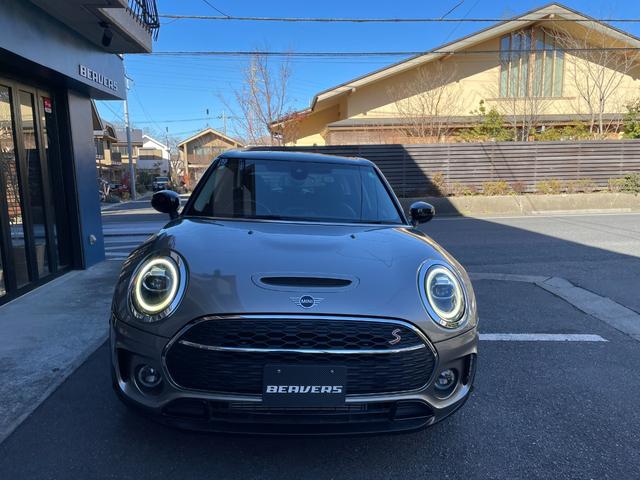 ＭＩＮＩ クーパーＳＤ　クラブマン　ワンオーナー　ブラックレザー　パワーシート　シートヒーター　純正ナビ　バックカメラ　ミラーＥＴＣ　ＬＥＤヘッドライト　１８インチＡＷ　パドルシフト　アダプティブクルーズコントロール（3枚目）