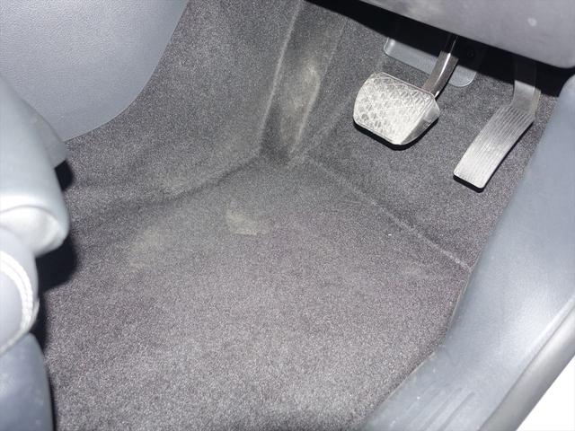 ＧＬＢ ＧＬＢ２００　ｄ　４ＭＡＴＩＣ　３列シート　Ｂｌｕｅｔｏｏｔｈ接続　ＥＴＣ　ＬＥＤヘッドライト　ＴＶ　アイドリングストップ　クルーズコントロール　コネクテッド機能　サイドカメラ　シートヒーター　トランクスルー　ナビ　バックモニター（26枚目）