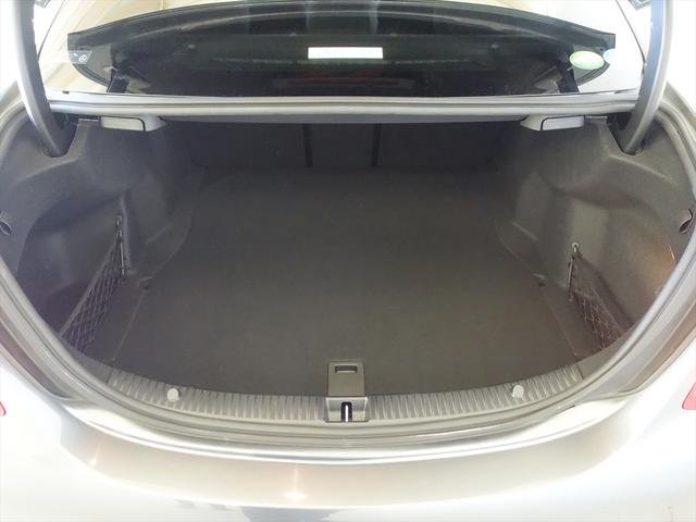 Ｃクラス Ｃ１８０　ローレウスエディション　レーダーセーフティパッケージ　Ｂｌｕｅｔｏｏｔｈ接続　ＣＤ　ＤＶＤ再生　ＥＴＣ　ＬＥＤヘッドライト　ＴＶ　アイドリングストップ　クルーズコントロール　コネクテッド機能　シートヒーター　トランクスルー（24枚目）