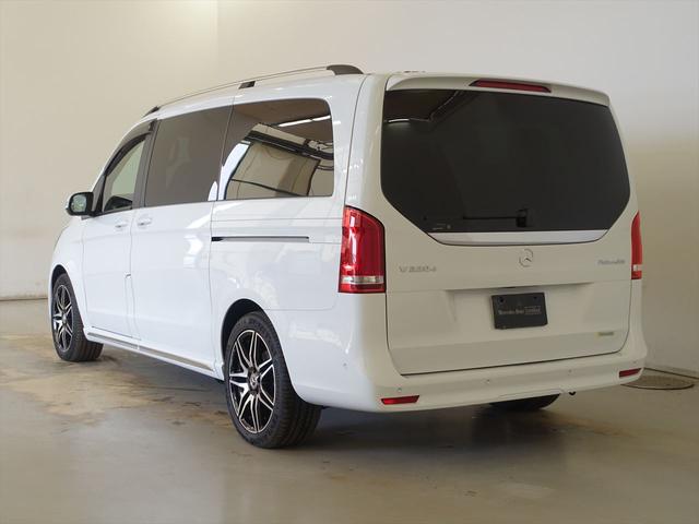 Ｖクラス Ｖ２２０　ｄ　エクスクルーシブ　ロング　プラチナスイート　３列シート　Ｂｌｕｅｔｏｏｔｈ接続　ＥＴＣ　ＬＥＤヘッドライト　ＴＶ　アイドリングストップ　オットマン　クルーズコントロール　サイドカメラ　サンルーフ・ガラスルーフ　シートエアコン　シートヒーター（4枚目）