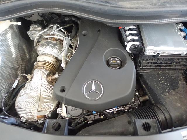 Ｖクラス Ｖ２２０　ｄ　エクスクルーシブ　ロング　プラチナスイート　３列シート　Ｂｌｕｅｔｏｏｔｈ接続　ＥＴＣ　ＬＥＤヘッドライト　ＴＶ　アイドリングストップ　オットマン　クルーズコントロール　サイドカメラ　サンルーフ・ガラスルーフ　シートエアコン　シートヒーター（9枚目）