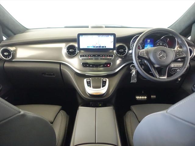 Ｖクラス Ｖ２２０　ｄ　エクスクルーシブ　ロング　プラチナスイート　３列シート　Ｂｌｕｅｔｏｏｔｈ接続　ＥＴＣ　ＬＥＤヘッドライト　ＴＶ　アイドリングストップ　オットマン　クルーズコントロール　サイドカメラ　サンルーフ・ガラスルーフ　シートエアコン　シートヒーター（12枚目）