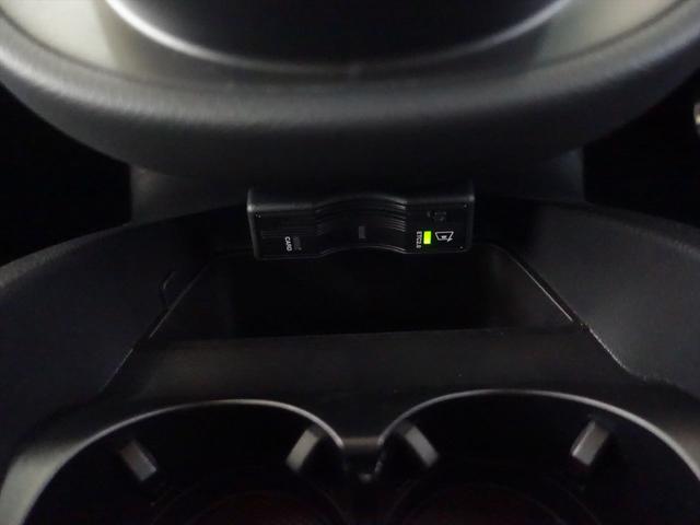 Ｖクラス Ｖ２２０　ｄ　エクスクルーシブ　ロング　プラチナスイート　３列シート　Ｂｌｕｅｔｏｏｔｈ接続　ＥＴＣ　ＬＥＤヘッドライト　ＴＶ　アイドリングストップ　オットマン　クルーズコントロール　サイドカメラ　サンルーフ・ガラスルーフ　シートエアコン　シートヒーター（17枚目）