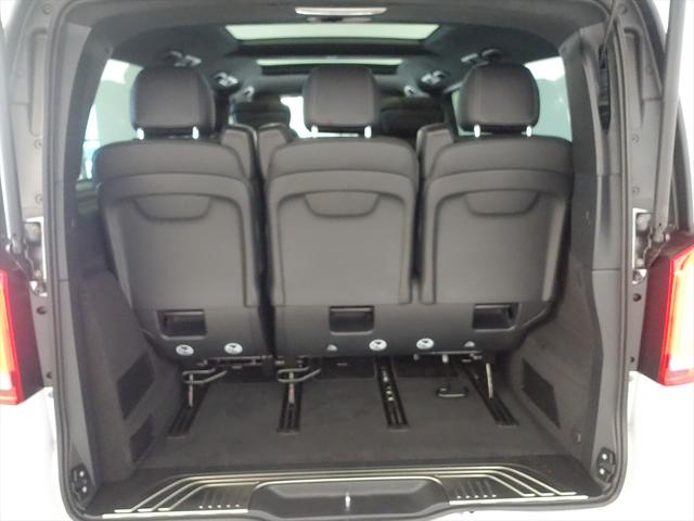 Ｖクラス Ｖ２２０　ｄ　エクスクルーシブ　ロング　プラチナスイート　３列シート　Ｂｌｕｅｔｏｏｔｈ接続　ＥＴＣ　ＬＥＤヘッドライト　ＴＶ　アイドリングストップ　オットマン　クルーズコントロール　サイドカメラ　サンルーフ・ガラスルーフ　シートエアコン　シートヒーター（26枚目）