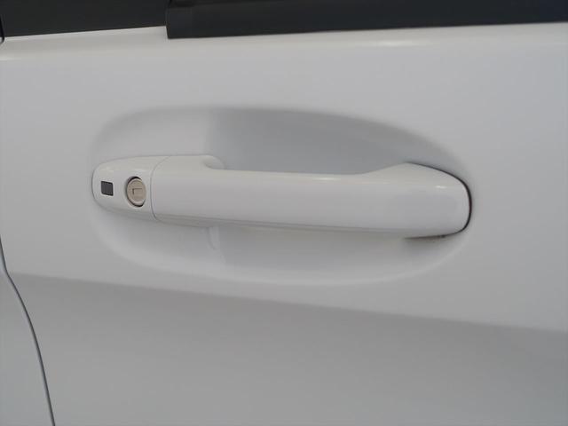 Ｖクラス Ｖ２２０　ｄ　エクスクルーシブ　ロング　プラチナスイート　３列シート　Ｂｌｕｅｔｏｏｔｈ接続　ＥＴＣ　ＬＥＤヘッドライト　ＴＶ　アイドリングストップ　オットマン　クルーズコントロール　サイドカメラ　サンルーフ・ガラスルーフ　シートエアコン　シートヒーター（28枚目）