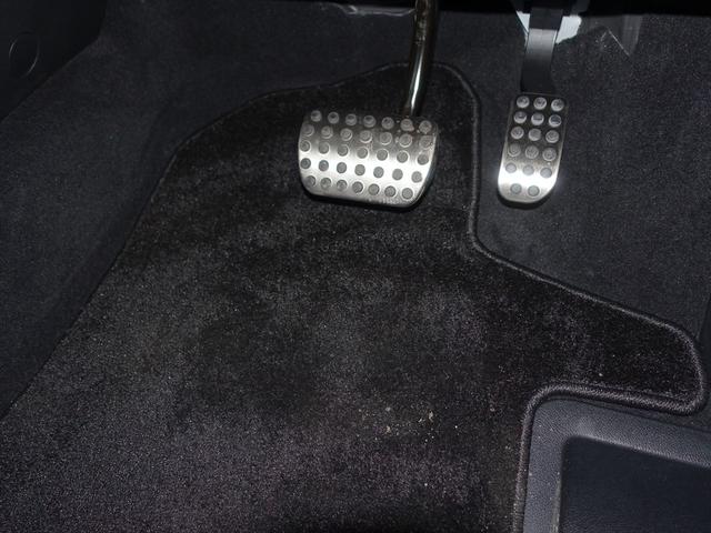 Ｖクラス Ｖ２２０　ｄ　エクスクルーシブ　ロング　プラチナスイート　３列シート　Ｂｌｕｅｔｏｏｔｈ接続　ＥＴＣ　ＬＥＤヘッドライト　ＴＶ　アイドリングストップ　オットマン　クルーズコントロール　サイドカメラ　サンルーフ・ガラスルーフ　シートエアコン　シートヒーター（29枚目）