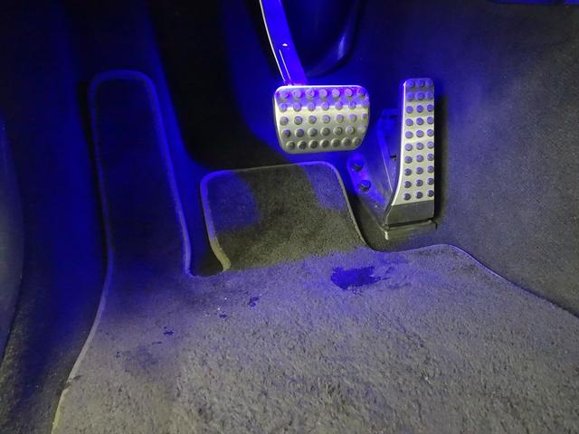 Ｓクラス Ｓ４００　ｄ　４ＭＡＴＩＣ　ＡＭＧライン　レザーエクスクルーシブパッケージ　ベーシックパッケージ　Ｂｌｕｅｔｏｏｔｈ接続　ＥＴＣ　ＬＥＤヘッドライト　ＴＶ　アイドリングストップ　クルーズコントロール　コネクテッド機能　サイドカメラ（22枚目）