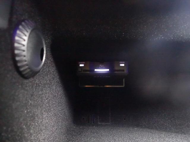 Ｓクラス Ｓ４００　ｄ　４ＭＡＴＩＣ　ＡＭＧライン　レザーエクスクルーシブパッケージ　ベーシックパッケージ　Ｂｌｕｅｔｏｏｔｈ接続　ＥＴＣ　ＬＥＤヘッドライト　ＴＶ　アイドリングストップ　クルーズコントロール　コネクテッド機能　サイドカメラ（24枚目）