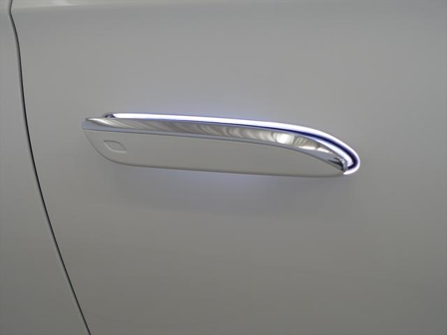 Ｓクラス Ｓ４００　ｄ　４ＭＡＴＩＣ　ＡＭＧライン　レザーエクスクルーシブパッケージ　ベーシックパッケージ　Ｂｌｕｅｔｏｏｔｈ接続　ＥＴＣ　ＬＥＤヘッドライト　ＴＶ　アイドリングストップ　クルーズコントロール　コネクテッド機能　サイドカメラ（29枚目）