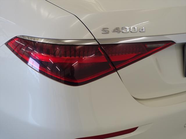 Ｓクラス Ｓ４００　ｄ　４ＭＡＴＩＣ　ＡＭＧライン　レザーエクスクルーシブパッケージ　ベーシックパッケージ　Ｂｌｕｅｔｏｏｔｈ接続　ＥＴＣ　ＬＥＤヘッドライト　ＴＶ　アイドリングストップ　クルーズコントロール　コネクテッド機能　サイドカメラ（30枚目）