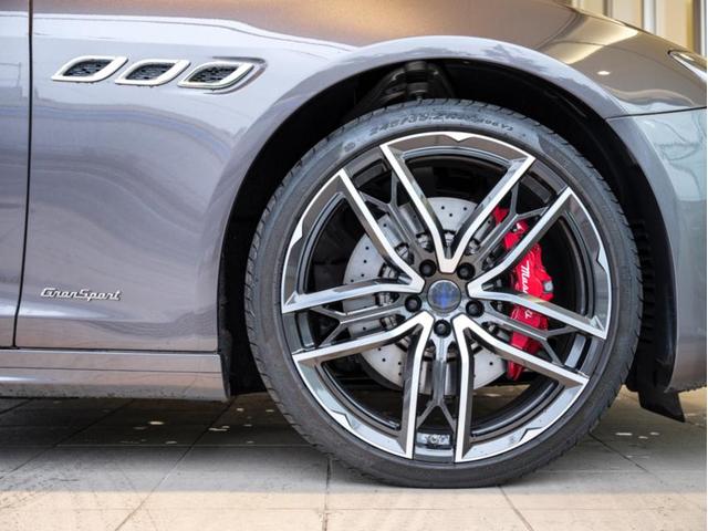 S グランスポーツ 新車保証継承 21インチホイール(10枚目)