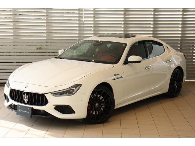 ギブリ モデナ　ワンオーナー　ツーリングＰ　フル・プレミアムレザー（ロッソ）　Ｆシートベンチレーション　ヘッドレスト・トライデントステッチ　サラウンドビューカメラ　ガラスＳＲ　レッド・キャリパー２１ＡＷ（ティターノ）（2枚目）