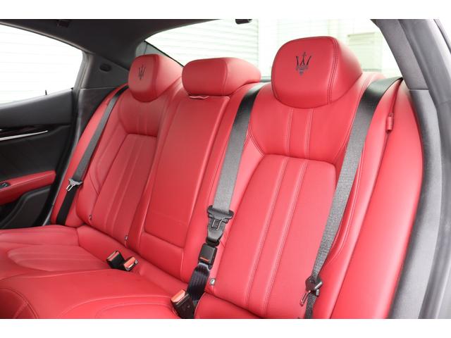 ギブリ モデナ　ワンオーナー　ツーリングＰ　フル・プレミアムレザー（ロッソ）　Ｆシートベンチレーション　ヘッドレスト・トライデントステッチ　サラウンドビューカメラ　ガラスＳＲ　レッド・キャリパー２１ＡＷ（ティターノ）（28枚目）