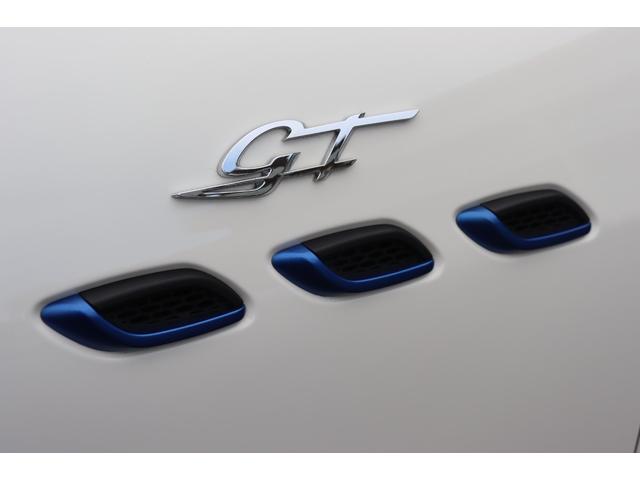 レヴァンテ ＧＴハイブリッド　コンフォートパッケージ　フル・プレミアムレザー（ネロ）　スポーツシート　Ｂ＆Ｗサウンドシステム　リアドア拡張キーレス　パノラマガラスサンルーフ　ブラック・キャリパー　２１ＡＷ（ヘリオス）（8枚目）