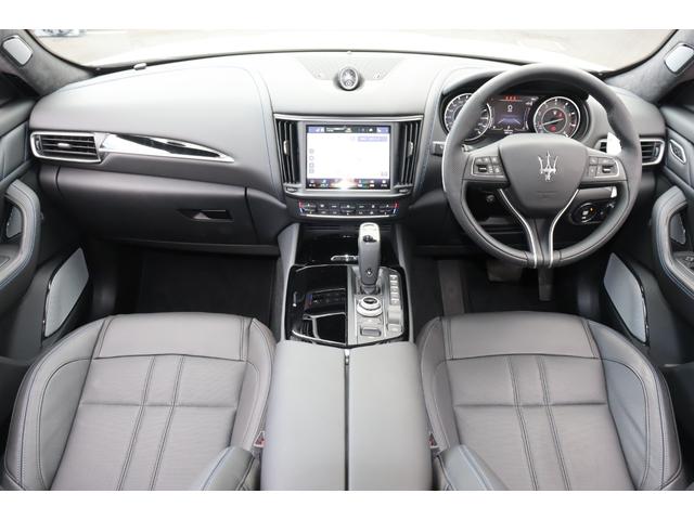 レヴァンテ ＧＴハイブリッド　コンフォートパッケージ　フル・プレミアムレザー（ネロ）　スポーツシート　Ｂ＆Ｗサウンドシステム　リアドア拡張キーレス　パノラマガラスサンルーフ　ブラック・キャリパー　２１ＡＷ（ヘリオス）（15枚目）