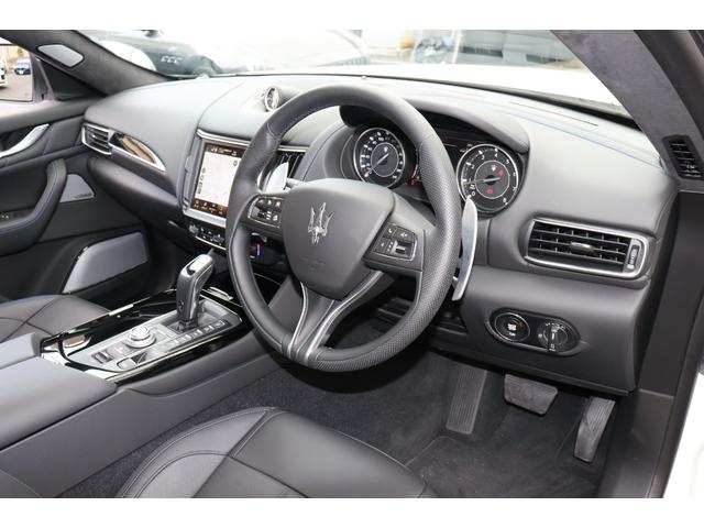 レヴァンテ ＧＴハイブリッド　コンフォートパッケージ　フル・プレミアムレザー（ネロ）　スポーツシート　Ｂ＆Ｗサウンドシステム　リアドア拡張キーレス　パノラマガラスサンルーフ　ブラック・キャリパー　２１ＡＷ（ヘリオス）（16枚目）