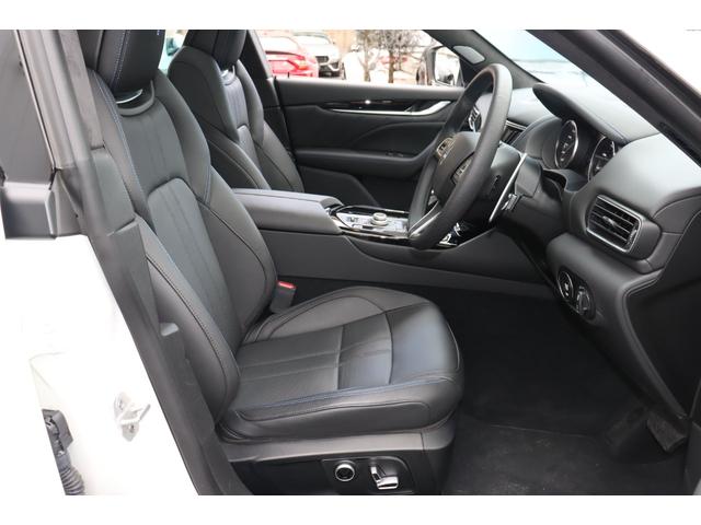 レヴァンテ ＧＴハイブリッド　コンフォートパッケージ　フル・プレミアムレザー（ネロ）　スポーツシート　Ｂ＆Ｗサウンドシステム　リアドア拡張キーレス　パノラマガラスサンルーフ　ブラック・キャリパー　２１ＡＷ（ヘリオス）（17枚目）