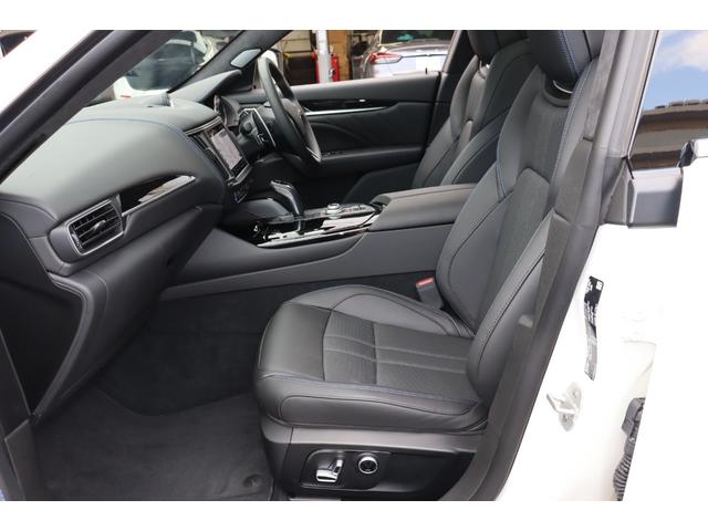 レヴァンテ ＧＴハイブリッド　コンフォートパッケージ　フル・プレミアムレザー（ネロ）　スポーツシート　Ｂ＆Ｗサウンドシステム　リアドア拡張キーレス　パノラマガラスサンルーフ　ブラック・キャリパー　２１ＡＷ（ヘリオス）（19枚目）