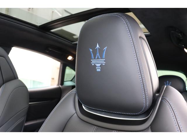 レヴァンテ ＧＴハイブリッド　コンフォートパッケージ　フル・プレミアムレザー（ネロ）　スポーツシート　Ｂ＆Ｗサウンドシステム　リアドア拡張キーレス　パノラマガラスサンルーフ　ブラック・キャリパー　２１ＡＷ（ヘリオス）（20枚目）