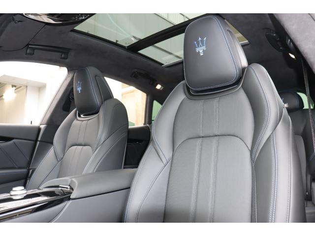 レヴァンテ ＧＴハイブリッド　コンフォートパッケージ　フル・プレミアムレザー（ネロ）　スポーツシート　Ｂ＆Ｗサウンドシステム　リアドア拡張キーレス　パノラマガラスサンルーフ　ブラック・キャリパー　２１ＡＷ（ヘリオス）（21枚目）