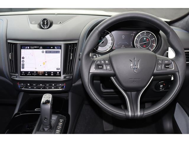 レヴァンテ ＧＴハイブリッド　コンフォートパッケージ　フル・プレミアムレザー（ネロ）　スポーツシート　Ｂ＆Ｗサウンドシステム　リアドア拡張キーレス　パノラマガラスサンルーフ　ブラック・キャリパー　２１ＡＷ（ヘリオス）（27枚目）