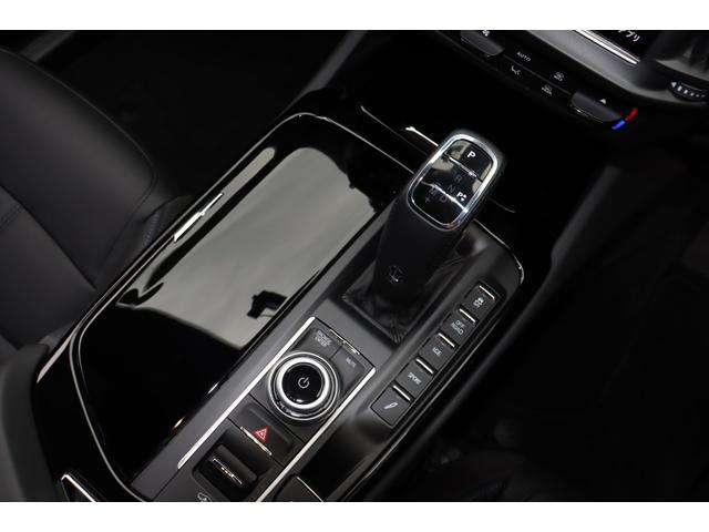 レヴァンテ ＧＴハイブリッド　コンフォートパッケージ　フル・プレミアムレザー（ネロ）　スポーツシート　Ｂ＆Ｗサウンドシステム　リアドア拡張キーレス　パノラマガラスサンルーフ　ブラック・キャリパー　２１ＡＷ（ヘリオス）（29枚目）