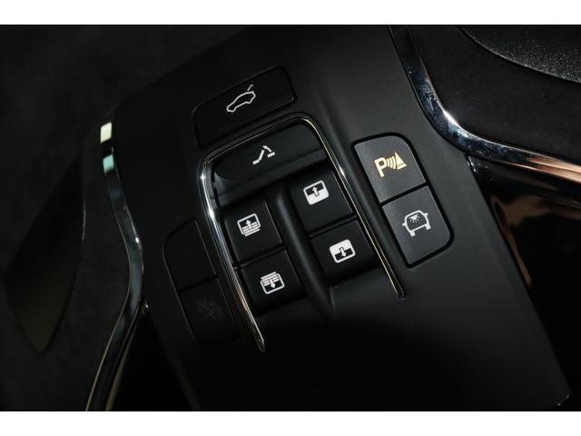 レヴァンテ ＧＴハイブリッド　コンフォートパッケージ　フル・プレミアムレザー（ネロ）　スポーツシート　Ｂ＆Ｗサウンドシステム　リアドア拡張キーレス　パノラマガラスサンルーフ　ブラック・キャリパー　２１ＡＷ（ヘリオス）（38枚目）