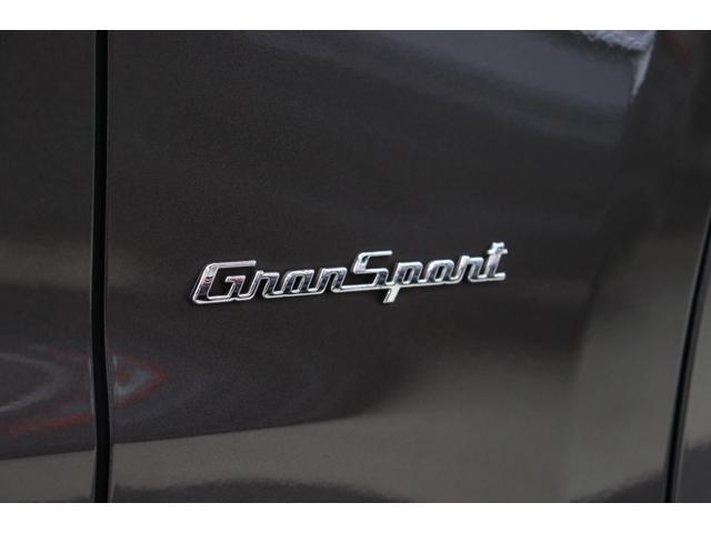 レヴァンテ Ｓグランスポーツ　フル・ナチュラルドリルドレザー（ロッソ）　Ｆシートベンチレーション　ハイグロス・カーボントリム・カーボンパドルシフト　４ゾーンＡ／Ｃ・ハーマンＫ　パノラマＳＲ　２１ＡＷ（ヘリオス）（9枚目）