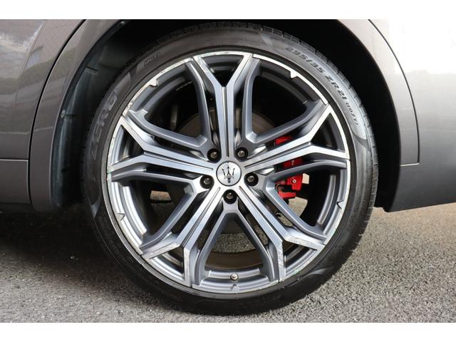 レヴァンテ Ｓグランスポーツ　フル・ナチュラルドリルドレザー（ロッソ）　Ｆシートベンチレーション　ハイグロス・カーボントリム・カーボンパドルシフト　４ゾーンＡ／Ｃ・ハーマンＫ　パノラマＳＲ　２１ＡＷ（ヘリオス）（14枚目）