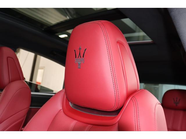 レヴァンテ Ｓグランスポーツ　フル・ナチュラルドリルドレザー（ロッソ）　Ｆシートベンチレーション　ハイグロス・カーボントリム・カーボンパドルシフト　４ゾーンＡ／Ｃ・ハーマンＫ　パノラマＳＲ　２１ＡＷ（ヘリオス）（23枚目）