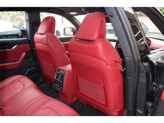 レヴァンテ Ｓグランスポーツ　フル・ナチュラルドリルドレザー（ロッソ）　Ｆシートベンチレーション　ハイグロス・カーボントリム・カーボンパドルシフト　４ゾーンＡ／Ｃ・ハーマンＫ　パノラマＳＲ　２１ＡＷ（ヘリオス）（24枚目）