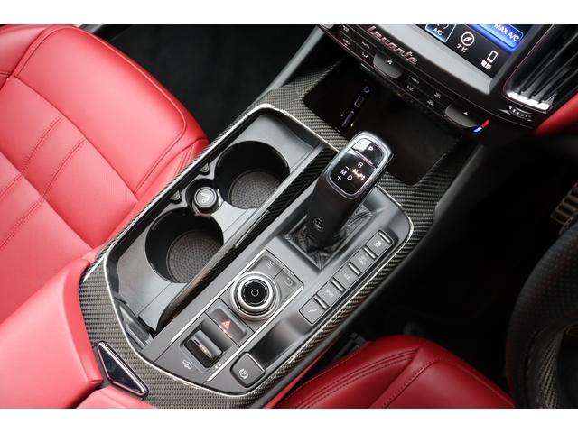 レヴァンテ Ｓグランスポーツ　フル・ナチュラルドリルドレザー（ロッソ）　Ｆシートベンチレーション　ハイグロス・カーボントリム・カーボンパドルシフト　４ゾーンＡ／Ｃ・ハーマンＫ　パノラマＳＲ　２１ＡＷ（ヘリオス）（32枚目）