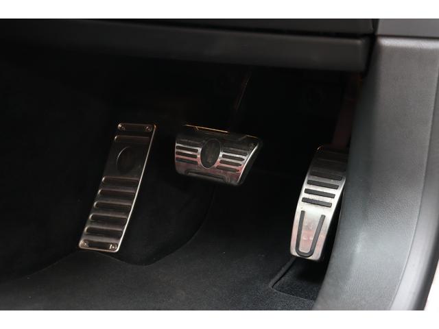 レヴァンテ Ｓグランスポーツ　フル・ナチュラルドリルドレザー（ロッソ）　Ｆシートベンチレーション　ハイグロス・カーボントリム・カーボンパドルシフト　４ゾーンＡ／Ｃ・ハーマンＫ　パノラマＳＲ　２１ＡＷ（ヘリオス）（46枚目）