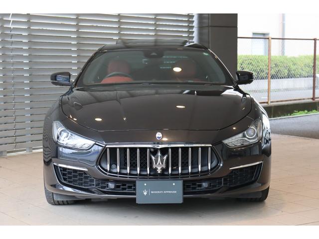 ギブリ ＧＴハイブリッド　ワンオーナー　ツーリングＰ　フル・プレミアムレザー（ロッソ）前後シートヒーター　ヘッドレスト・トライデントステッチ　サラウンドビューカメラ　ガラスＳＲ・レッド・キャリパー　２０ＡＷ（テゼオ）（6枚目）