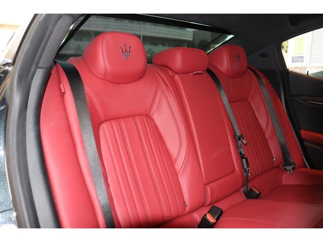 ギブリ ＧＴハイブリッド　ワンオーナー　ツーリングＰ　フル・プレミアムレザー（ロッソ）前後シートヒーター　ヘッドレスト・トライデントステッチ　サラウンドビューカメラ　ガラスＳＲ・レッド・キャリパー　２０ＡＷ（テゼオ）（26枚目）