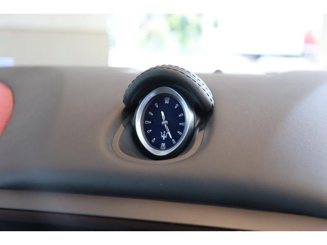 ギブリ ＧＴハイブリッド　ワンオーナー　ツーリングＰ　フル・プレミアムレザー（ロッソ）前後シートヒーター　ヘッドレスト・トライデントステッチ　サラウンドビューカメラ　ガラスＳＲ・レッド・キャリパー　２０ＡＷ（テゼオ）（39枚目）