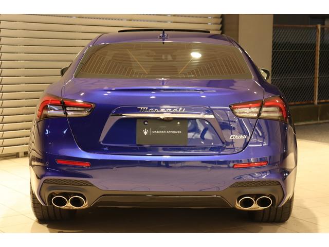 ギブリ モデナ ワンオーナー ツーリングP フル・プレミアムレザー(ネロ) B&Wサウンド 前後シートヒーター Fシートベンチレーション ハイグロスカーボントリム ガラスSR レッドキャリパー・21AW(ティターノ)(7枚目)