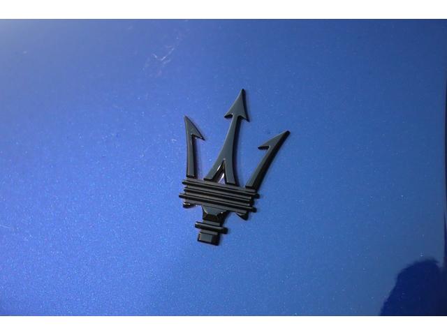 ギブリ モデナ ワンオーナー ツーリングP フル・プレミアムレザー(ネロ) B&Wサウンド 前後シートヒーター Fシートベンチレーション ハイグロスカーボントリム ガラスSR レッドキャリパー・21AW(ティターノ)(10枚目)