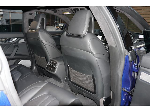 ギブリ モデナ ワンオーナー ツーリングP フル・プレミアムレザー(ネロ) B&Wサウンド 前後シートヒーター Fシートベンチレーション ハイグロスカーボントリム ガラスSR レッドキャリパー・21AW(ティターノ)(23枚目)