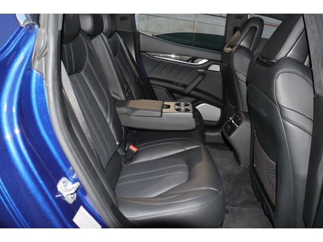 ギブリ モデナ ワンオーナー ツーリングP フル・プレミアムレザー(ネロ) B&Wサウンド 前後シートヒーター Fシートベンチレーション ハイグロスカーボントリム ガラスSR レッドキャリパー・21AW(ティターノ)(24枚目)