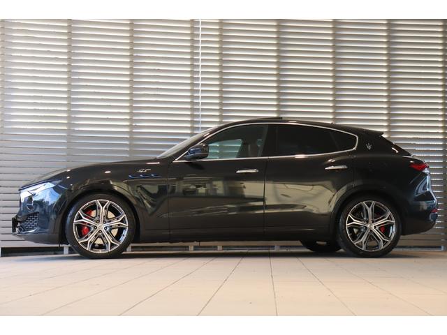 レヴァンテ GTハイブリッド ワンオーナー フル・プレミアムレザー(ロッソ) ヘッドレスト・トライデントステッチ イージーエントリーシステム ハーマンK ソフトクローズドア パノラマSR レッド・キャリパー 21AW(ヘリオス)(4枚目)