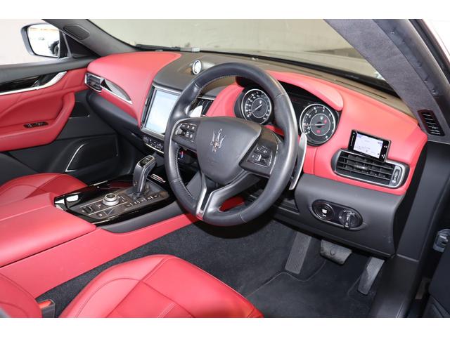 レヴァンテ GTハイブリッド ワンオーナー フル・プレミアムレザー(ロッソ) ヘッドレスト・トライデントステッチ イージーエントリーシステム ハーマンK ソフトクローズドア パノラマSR レッド・キャリパー 21AW(ヘリオス)(17枚目)