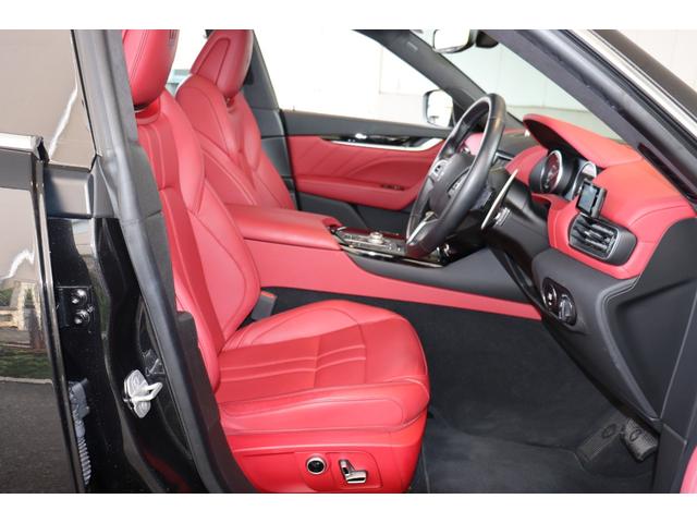 レヴァンテ GTハイブリッド ワンオーナー フル・プレミアムレザー(ロッソ) ヘッドレスト・トライデントステッチ イージーエントリーシステム ハーマンK ソフトクローズドア パノラマSR レッド・キャリパー 21AW(ヘリオス)(18枚目)