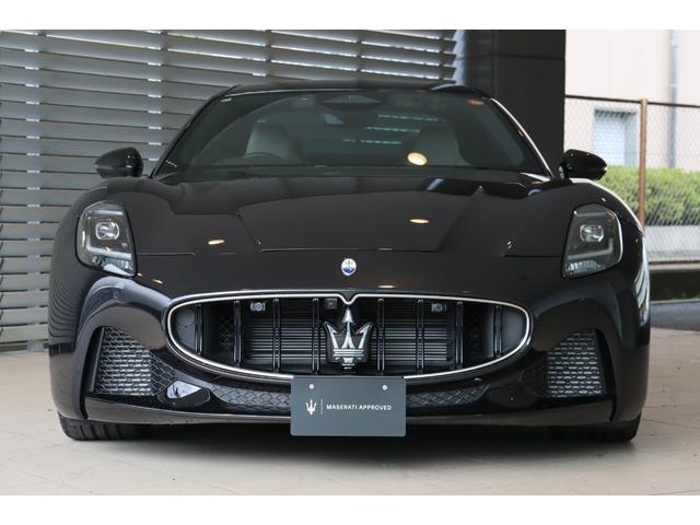 グラントゥーリズモ モデナ ワンオーナー クライメート コンフォート ADASベース スポーツデザインPKG グレージュレザー ラディカウッドトリム レッド・キャリパー 20/21ペガソ鍛造ホイール(グロッシーブラック)(6枚目)