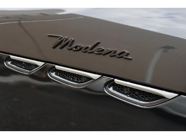 グラントゥーリズモ モデナ ワンオーナー クライメート コンフォート ADASベース スポーツデザインPKG グレージュレザー ラディカウッドトリム レッド・キャリパー 20/21ペガソ鍛造ホイール(グロッシーブラック)(9枚目)