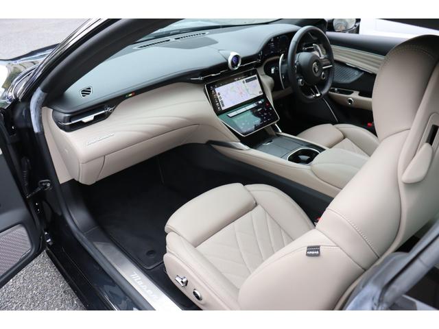 グラントゥーリズモ モデナ ワンオーナー クライメート コンフォート ADASベース スポーツデザインPKG グレージュレザー ラディカウッドトリム レッド・キャリパー 20/21ペガソ鍛造ホイール(グロッシーブラック)(20枚目)