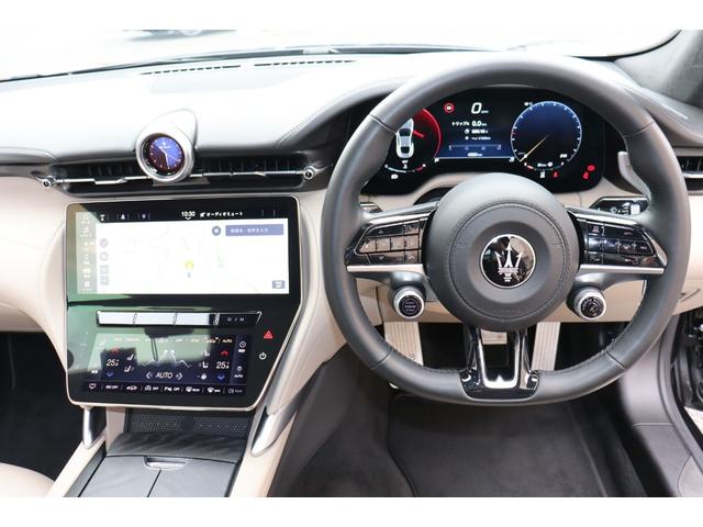 グラントゥーリズモ モデナ ワンオーナー クライメート コンフォート ADASベース スポーツデザインPKG グレージュレザー ラディカウッドトリム レッド・キャリパー 20/21ペガソ鍛造ホイール(グロッシーブラック)(27枚目)