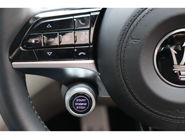 グラントゥーリズモ モデナ ワンオーナー クライメート コンフォート ADASベース スポーツデザインPKG グレージュレザー ラディカウッドトリム レッド・キャリパー 20/21ペガソ鍛造ホイール(グロッシーブラック)(33枚目)