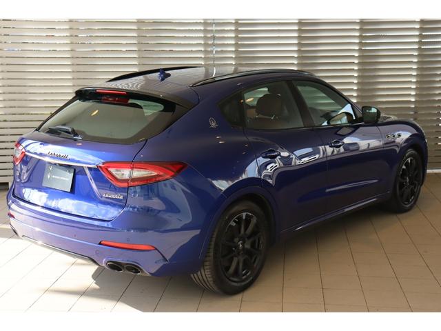 レヴァンテ ベースグレード ディーゼル プレミアム ネリッシモ ドライバーアシスタンスPKG タンレザー ピアノブラックトリム トラフィックサインレゴニクションソフトクローズドア LEDヘッドライト 19AW(ゼフィーロ)(3枚目)