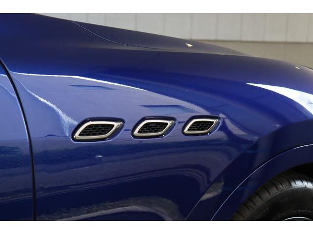 レヴァンテ ベースグレード ディーゼル プレミアム ネリッシモ ドライバーアシスタンスPKG タンレザー ピアノブラックトリム トラフィックサインレゴニクションソフトクローズドア LEDヘッドライト 19AW(ゼフィーロ)(9枚目)